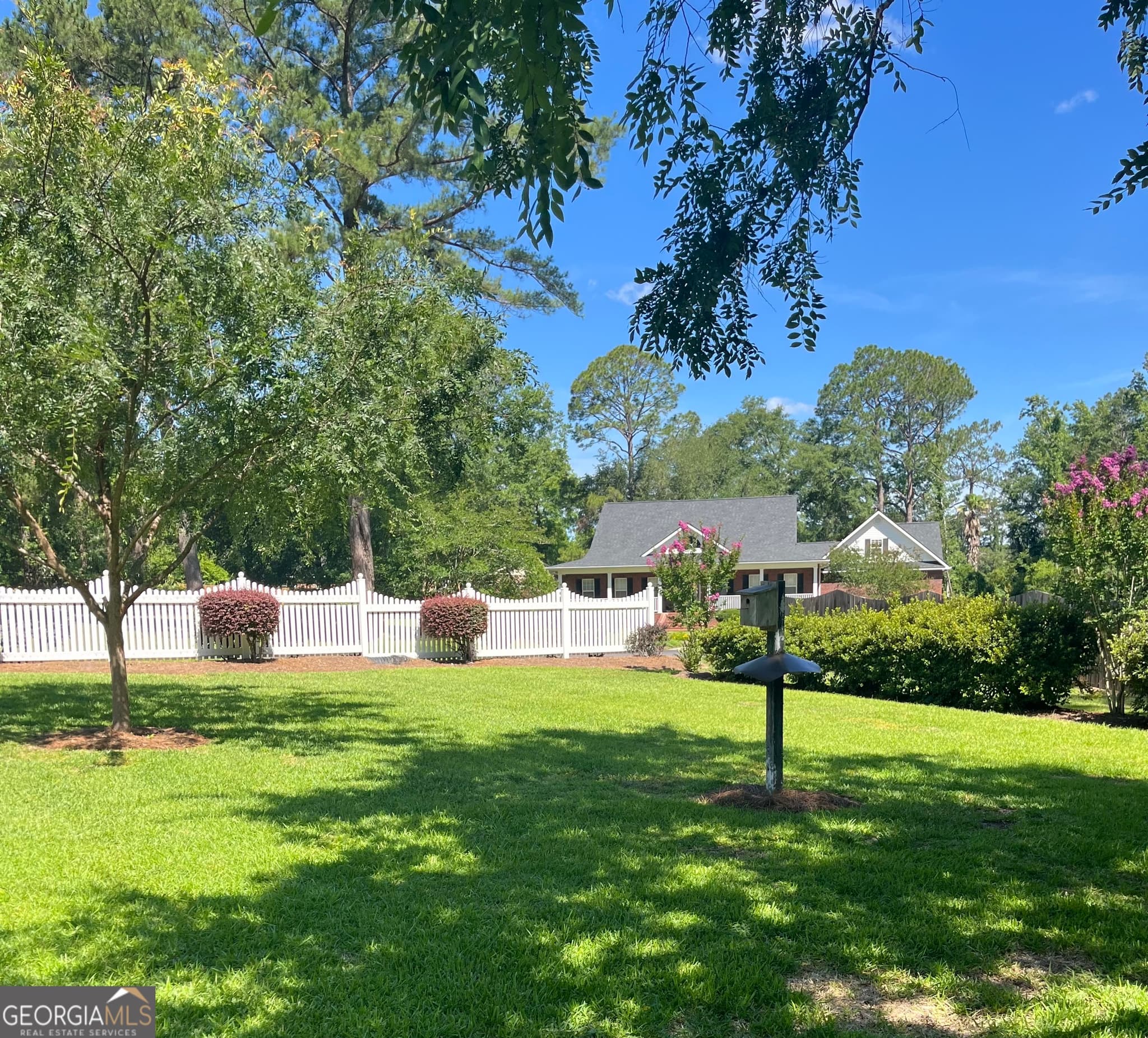 4 bedroom, 3.5 bathroom, 3,404 sq ft single family residence for sale at 1501 Andrea Drive, Waycross, GA 31501 — photo 7
