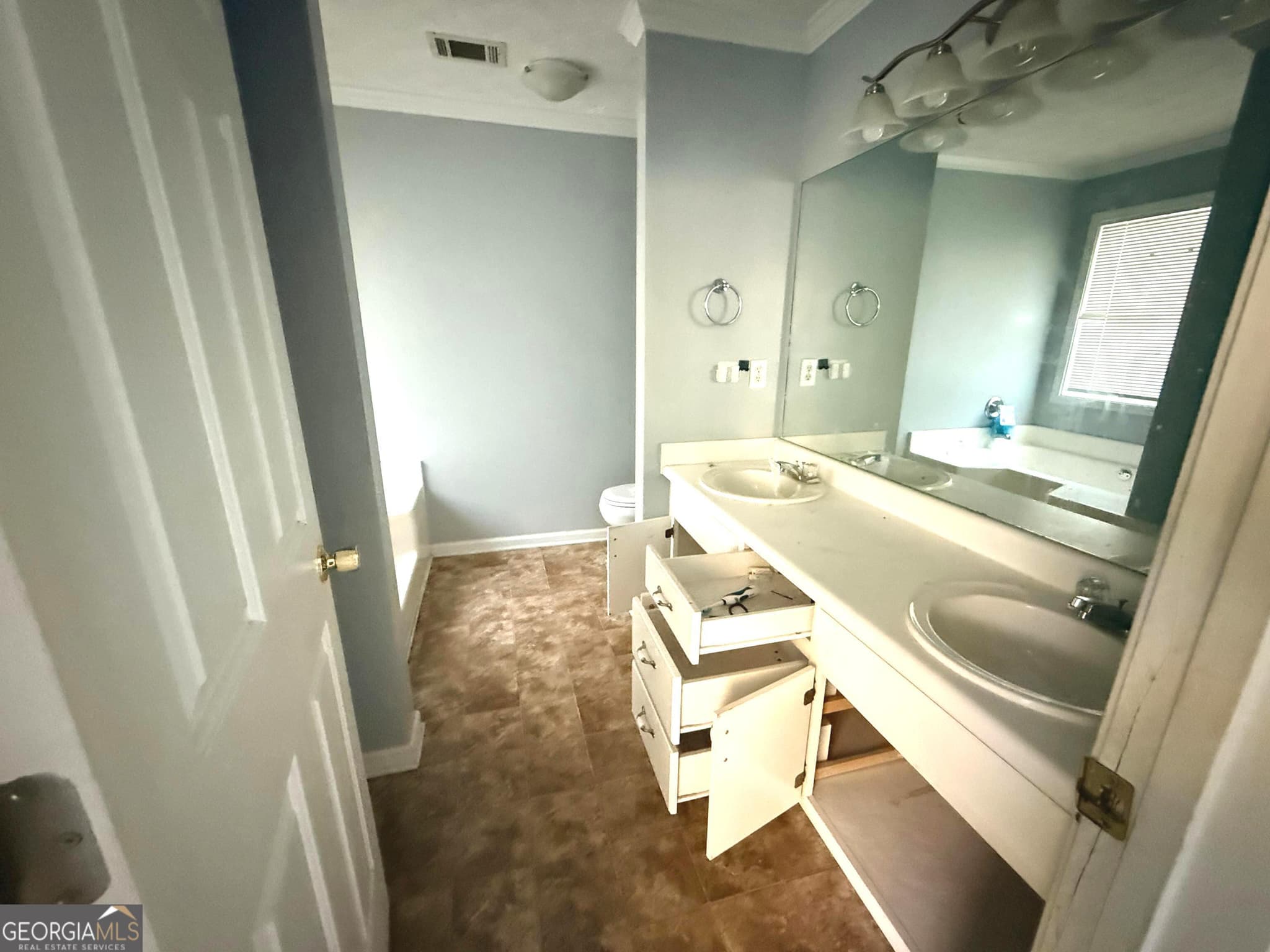4 bedroom, 3 bathroom, 2,288 sq ft single family residence for sale at 610 Autumn Leaf Circle, Mcdonough, GA 30253 — photo 10