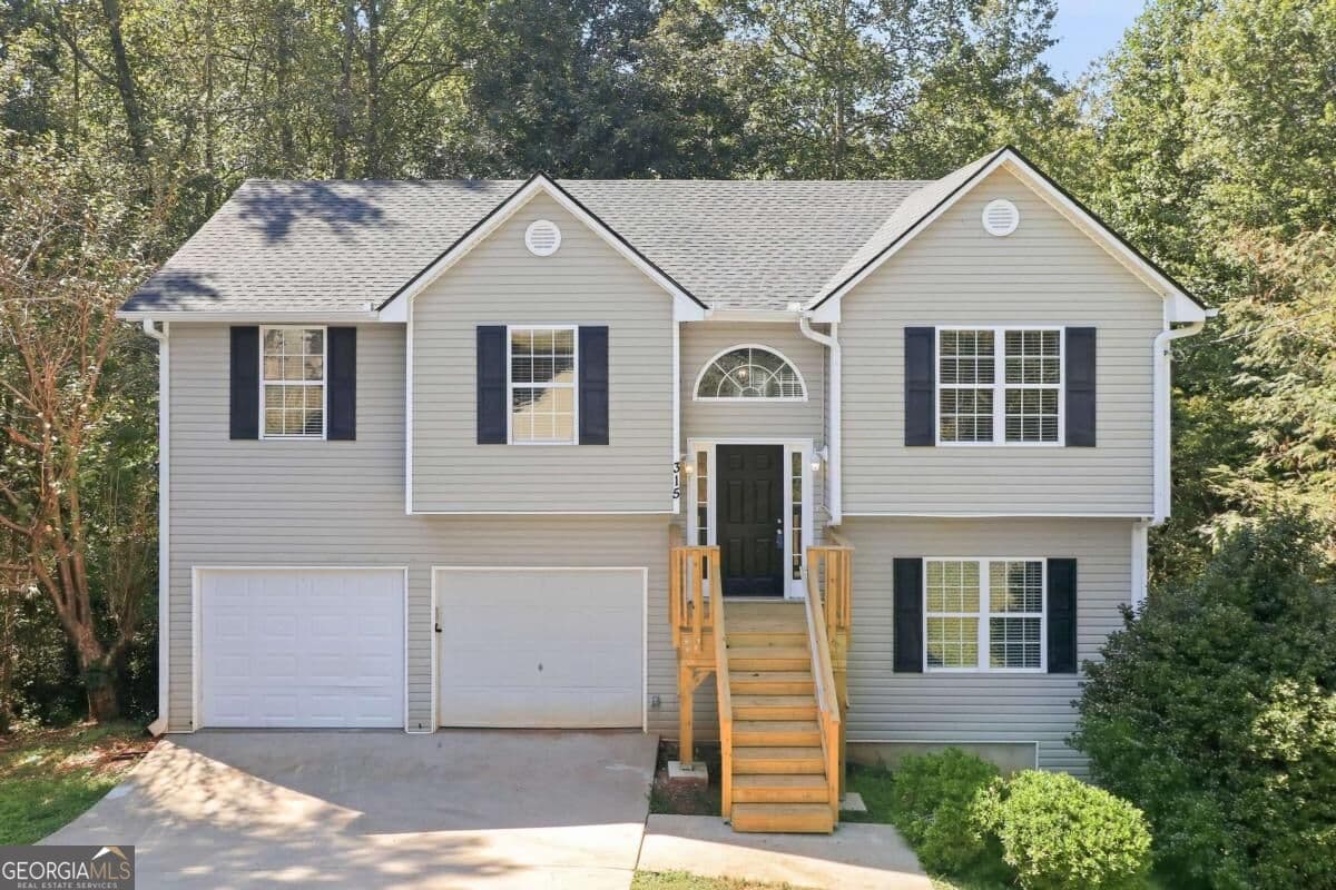 3 bedroom, 2 bathroom, 1,622 sq ft single family residence for sale at 315 Thorn Thicket Way, Rockmart, GA 30153
