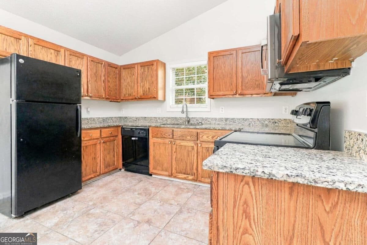3 bedroom, 2 bathroom, 1,622 sq ft single family residence for sale at 315 Thorn Thicket Way, Rockmart, GA 30153 — photo 9