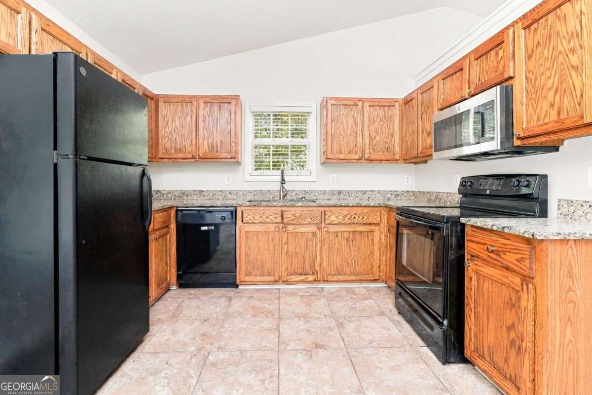 3 bedroom, 2 bathroom, 1,622 sq ft single family residence for sale at 315 Thorn Thicket Way, Rockmart, GA 30153 — photo 8