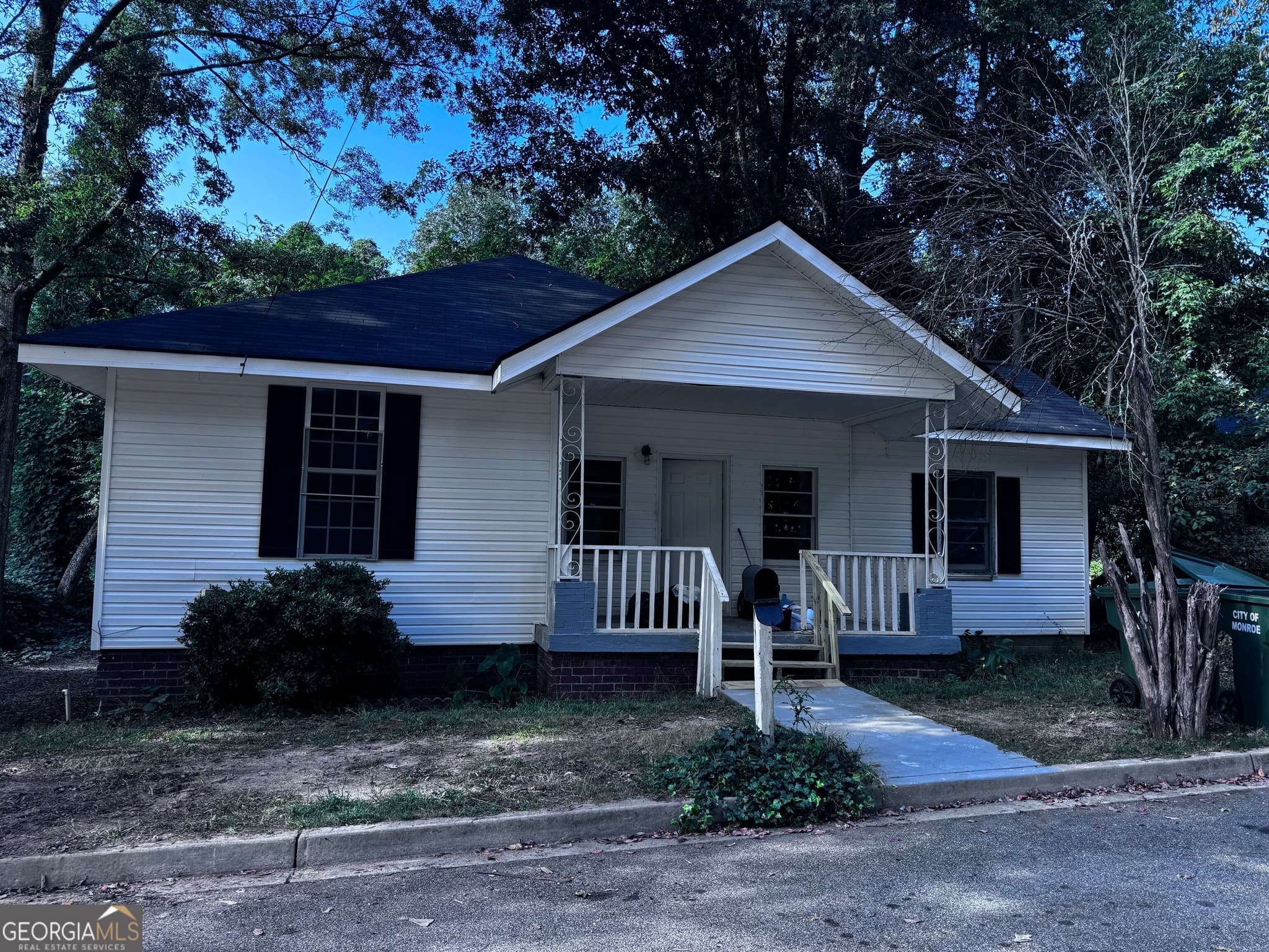 2 bedroom, 1 bathroom, 1,100 sq ft single family residence for rent at 134 W 5th Street, Monroe, GA 30655 for $1,200 a month — photo 1 of 1