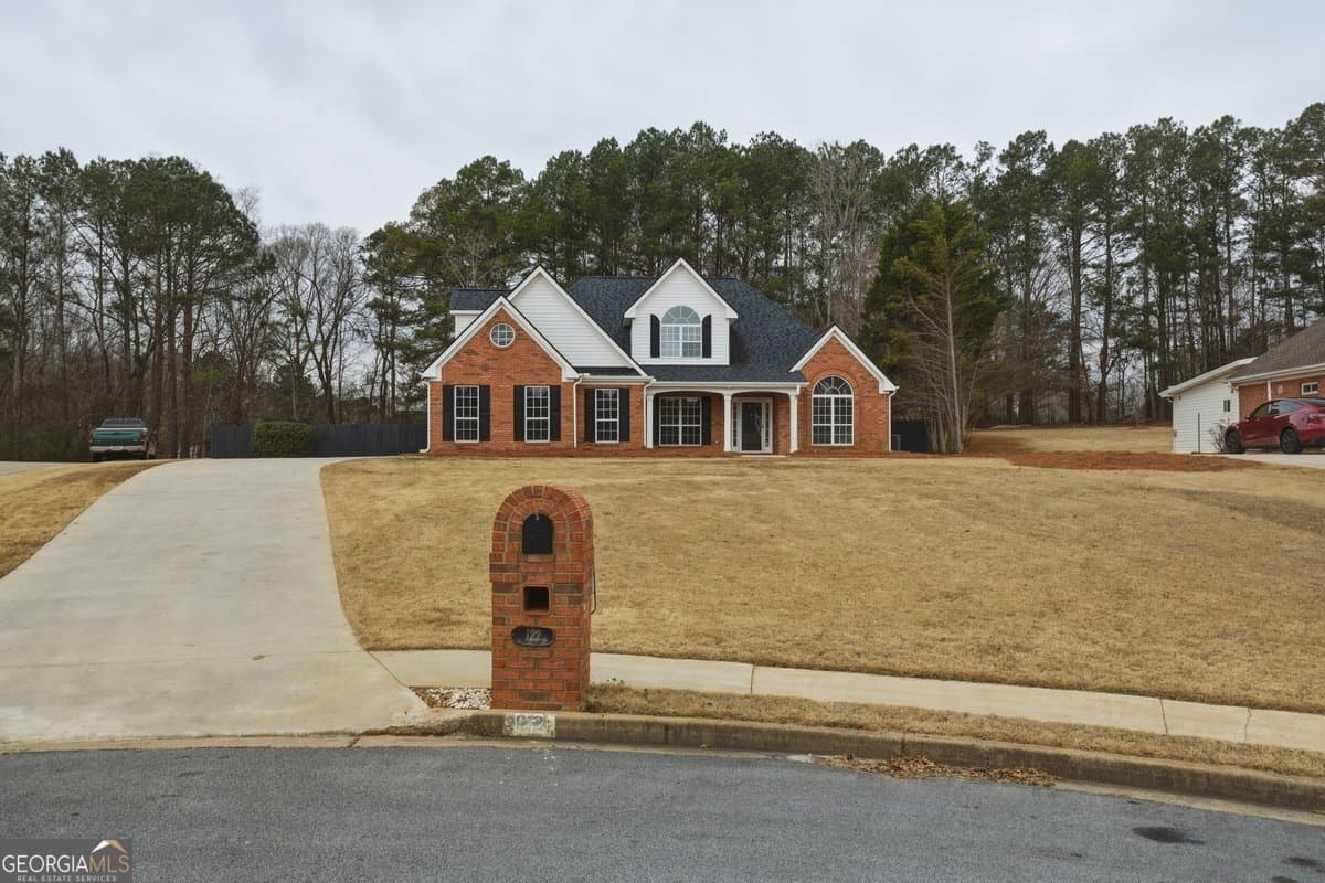 5 bedroom, 3 bathroom, 3,011 sq ft single family residence for sale at 122 Shadow Lake Drive, Conyers, GA 30094 — photo 2
