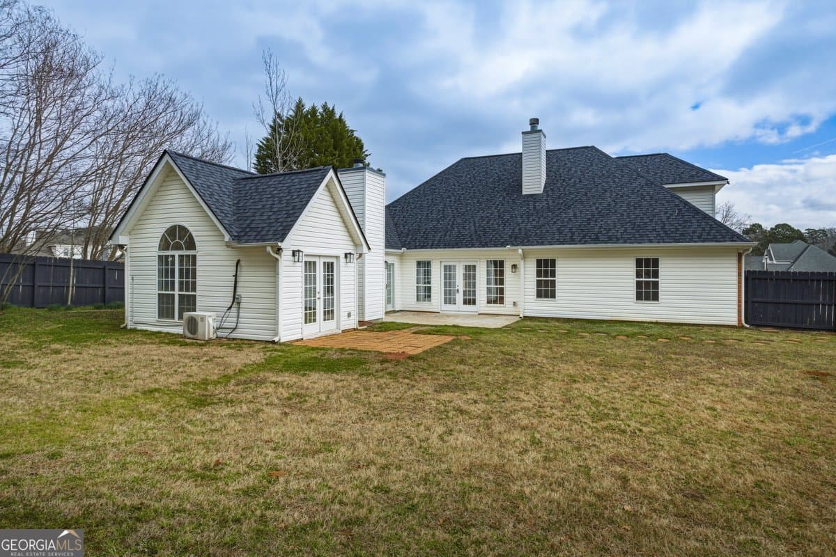 5 bedroom, 3 bathroom, 3,011 sq ft single family residence for sale at 122 Shadow Lake Drive, Conyers, GA 30094 — photo 7