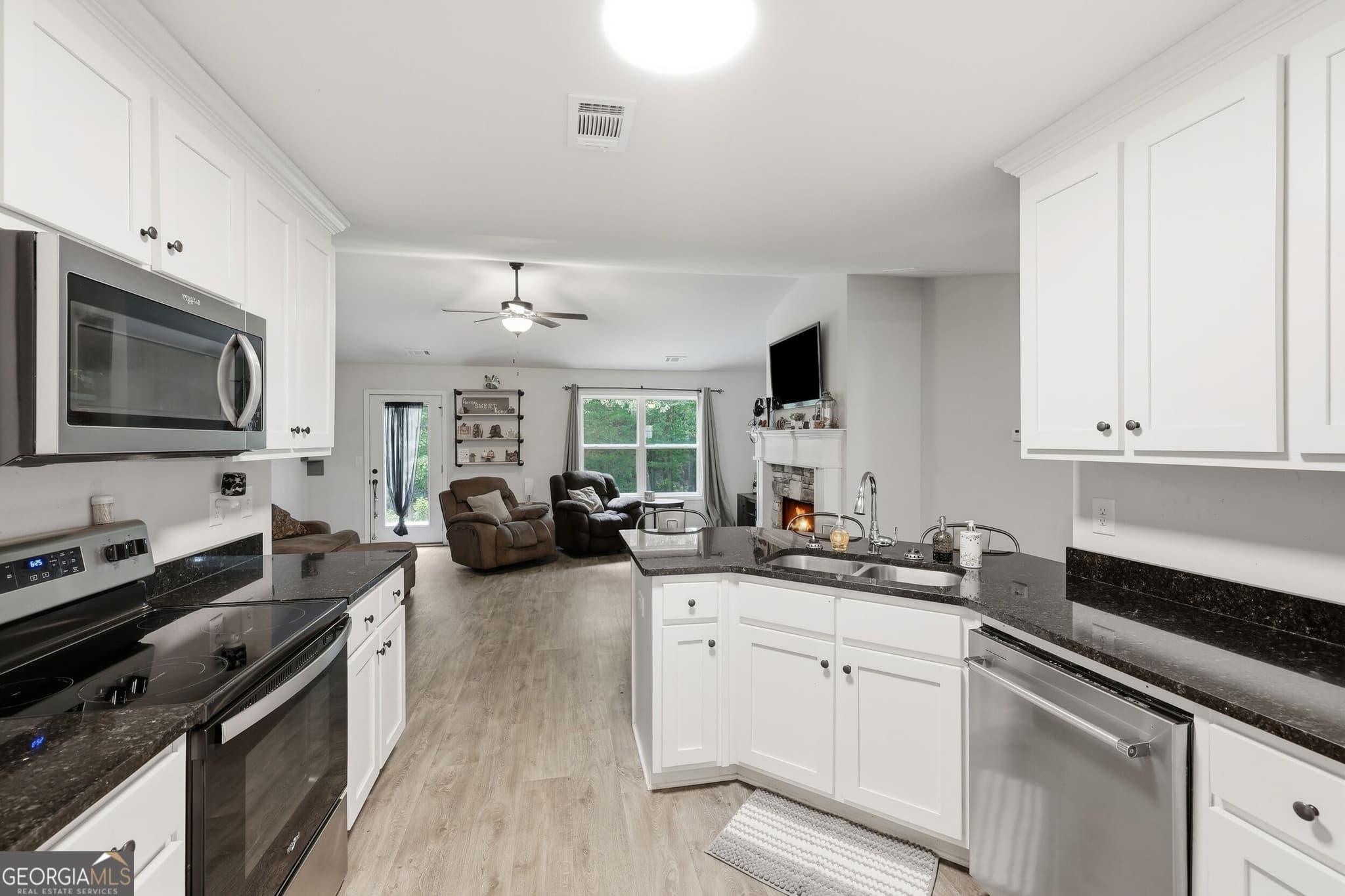 4 bedroom, 2.5 bathroom, 1,715 sq ft single family residence for sale at 122 Pecan Street, Danielsville, GA 30633 — photo 8