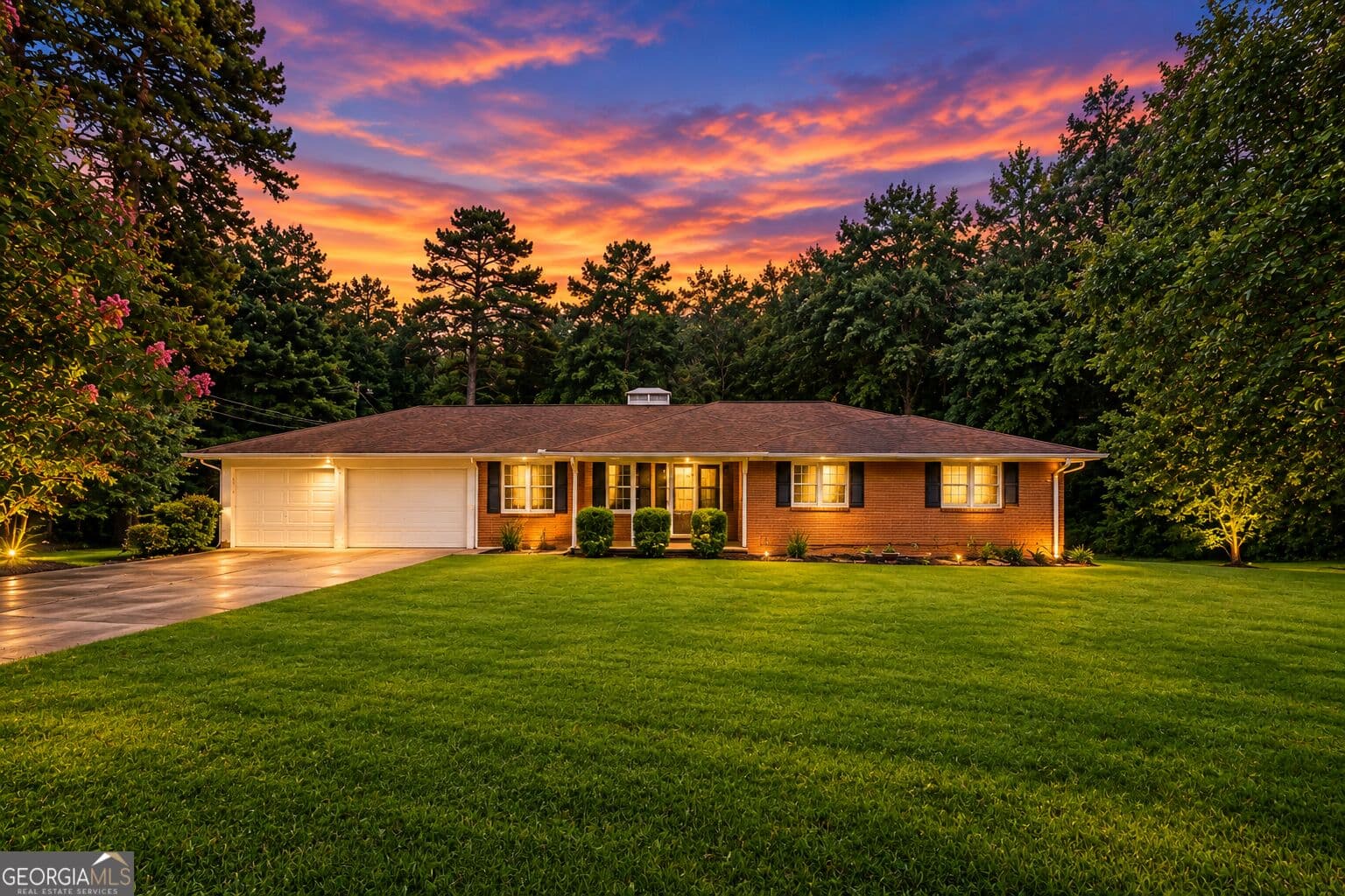 4 bedroom, 3 bathroom, 3,577 sq ft single family residence for sale at 128 Scott Circle, Toccoa, GA 30577 — photo 2