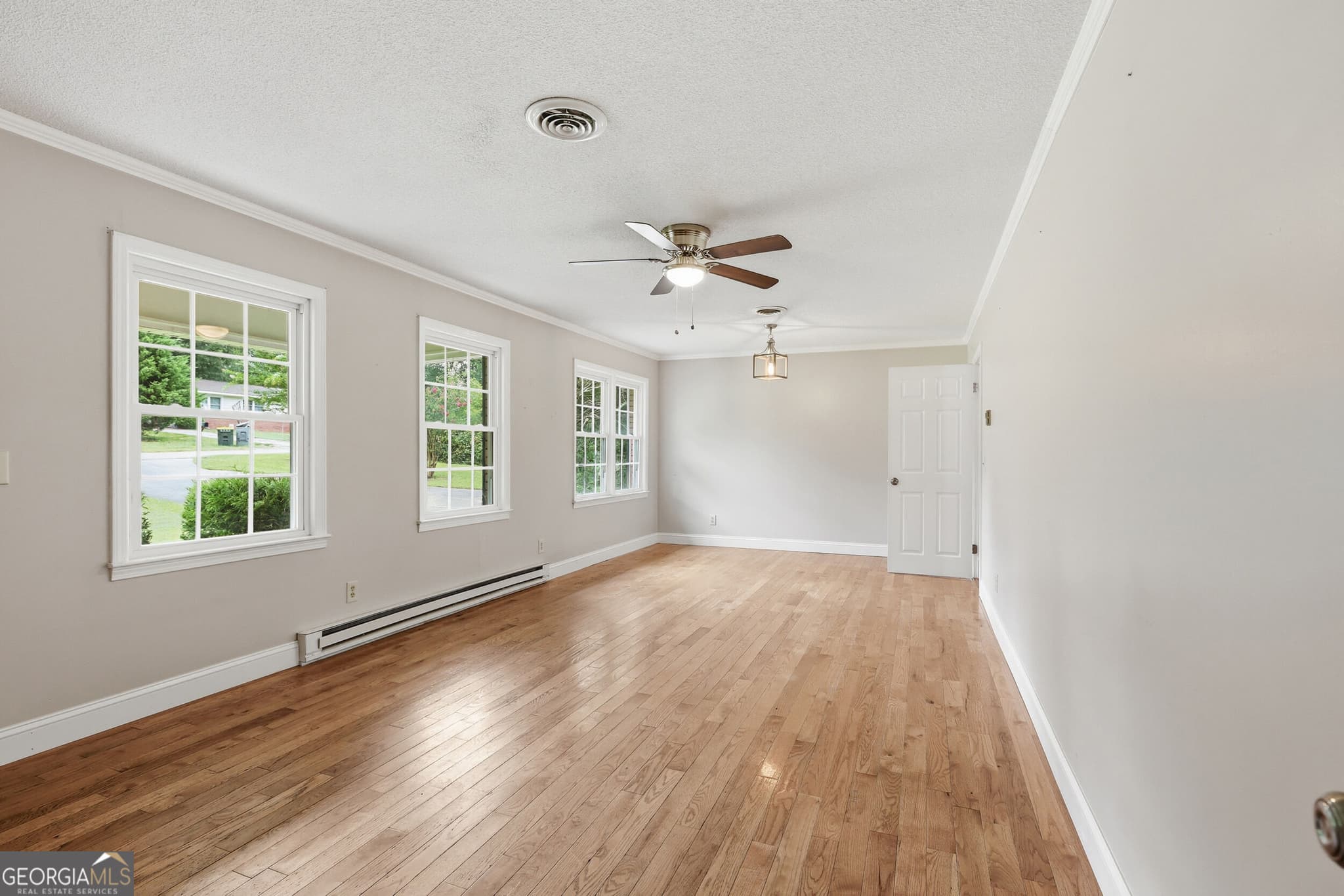4 bedroom, 3 bathroom, 3,577 sq ft single family residence for sale at 128 Scott Circle, Toccoa, GA 30577 — photo 9