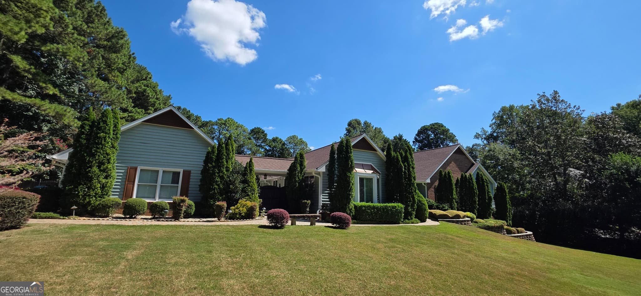 5 bedroom, 5.5 bathroom single family residence for sale at 1066 Bridgewater Walk, Snellville, GA 30078 — photo 2