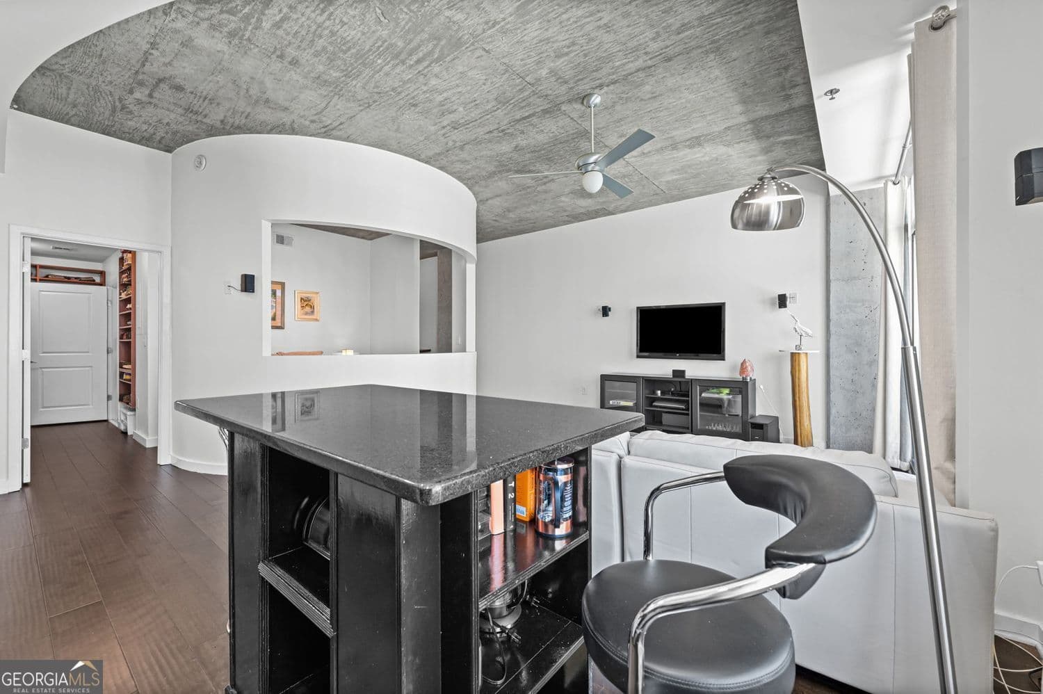 1 bedroom, 1 bathroom, 790 sq ft condominium for sale at 250 Pharr Road 1304, Atlanta, GA 30305 — photo 7