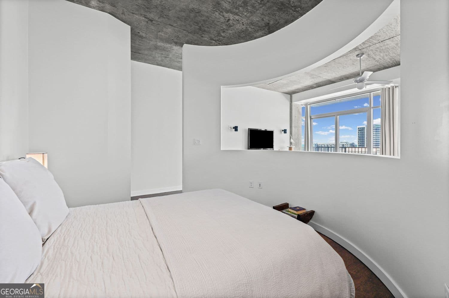1 bedroom, 1 bathroom, 790 sq ft condominium for sale at 250 Pharr Road 1304, Atlanta, GA 30305 — photo 10