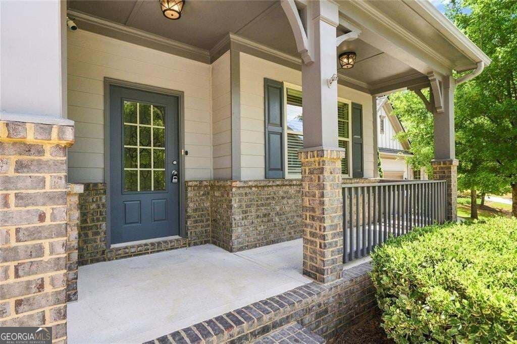 4 bedroom, 3.5 bathroom, 3,530 sq ft single family residence for sale at 1125 Pebble Creek Lane, Locust Grove, GA 30248 — photo 3