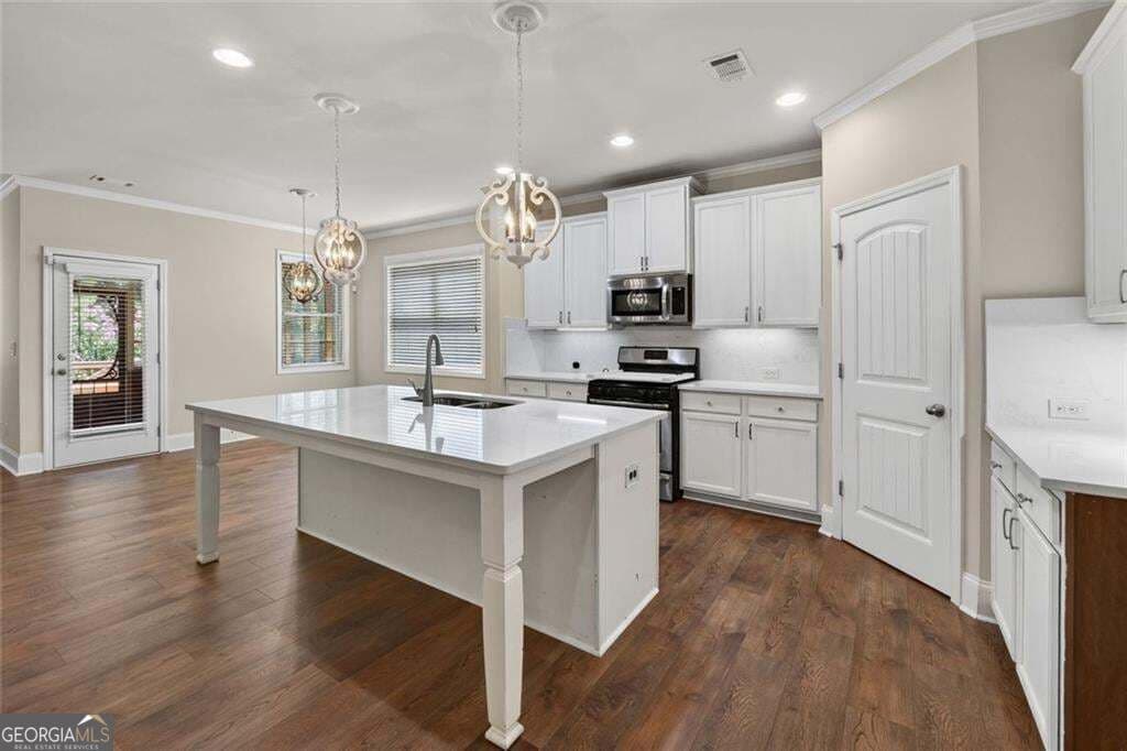 4 bedroom, 3.5 bathroom, 3,530 sq ft single family residence for sale at 1125 Pebble Creek Lane, Locust Grove, GA 30248 — photo 9