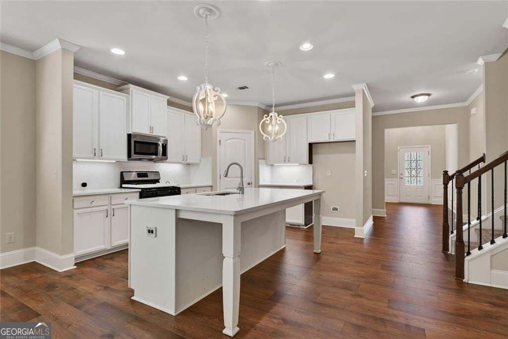 4 bedroom, 3.5 bathroom, 3,530 sq ft single family residence for sale at 1125 Pebble Creek Lane, Locust Grove, GA 30248 — photo 8