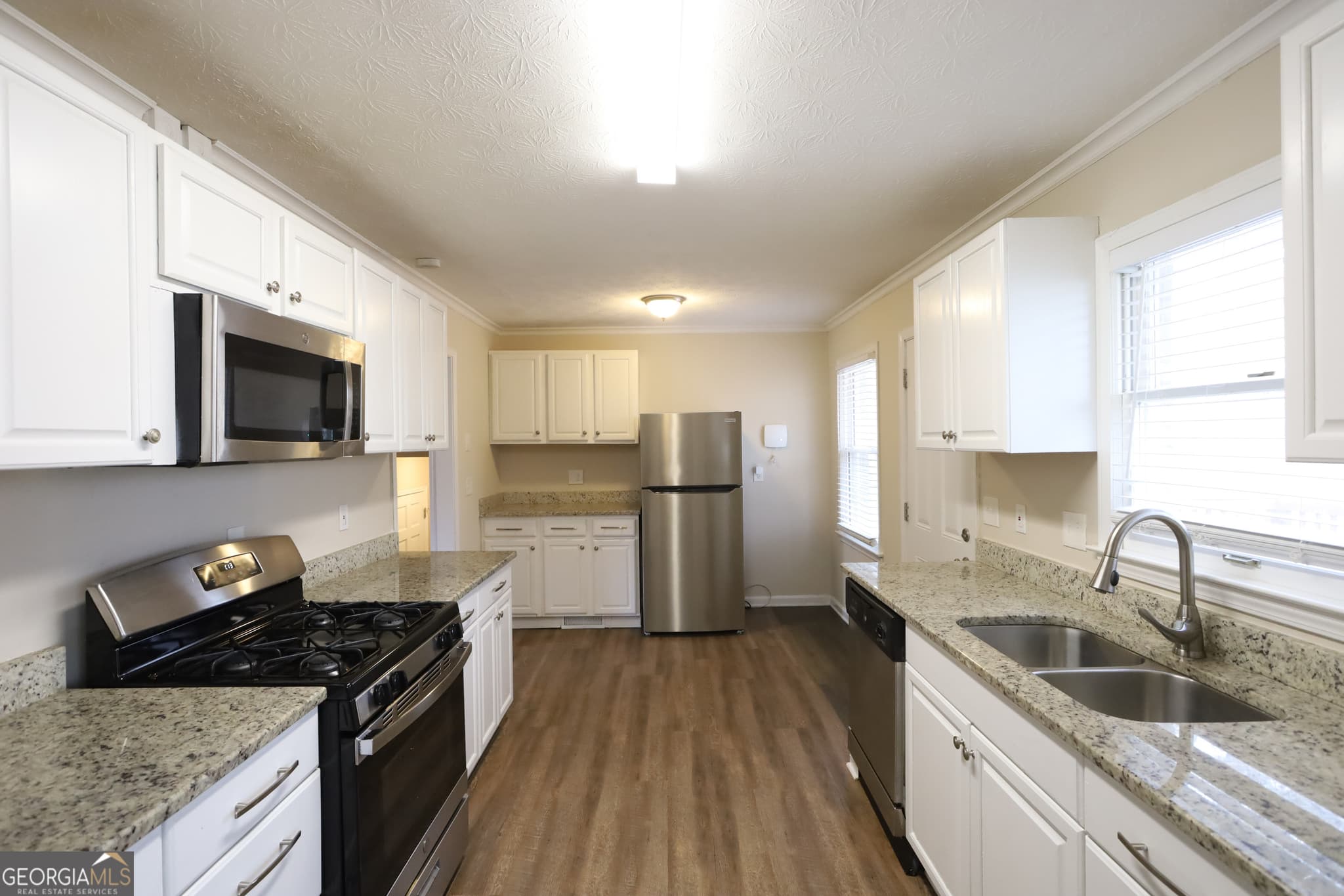 5 bedroom, 3 bathroom, 2,760 sq ft single family residence for sale at 756 Sugar Hill Lane, Conyers, GA 30094 — photo 4