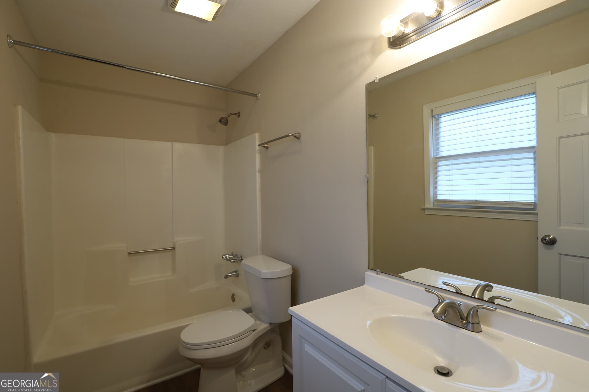 5 bedroom, 3 bathroom, 2,760 sq ft single family residence for sale at 756 Sugar Hill Lane, Conyers, GA 30094 — photo 8