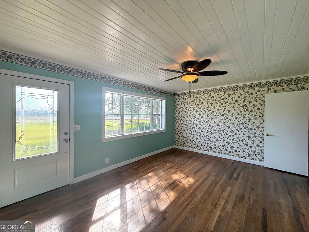 3 bedroom, 2 bathroom, 1,707 sq ft single family residence for sale at 905 Goodman Street, Sparks, GA 31647 — photo 3