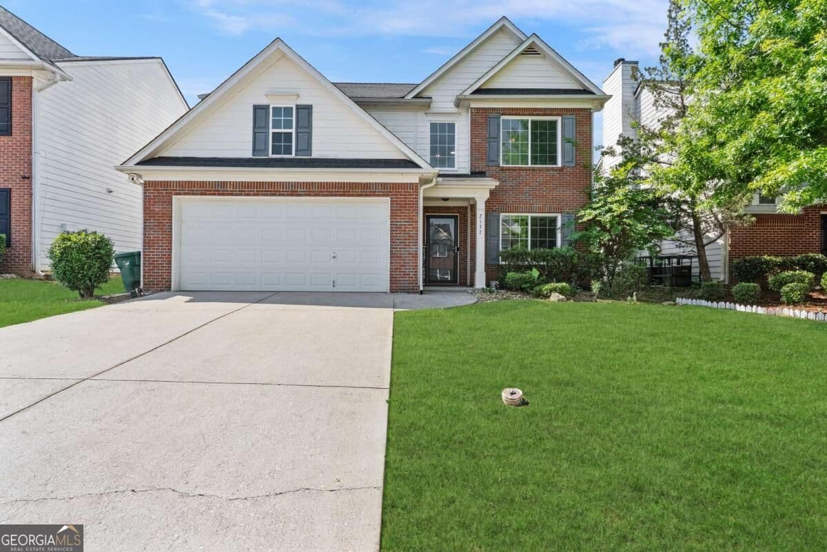 4 bedroom, 2.5 bathroom, 2,153 sq ft single family residence for sale at 2137 Black Oak Lane, Ellenwood, GA 30294 — photo 2