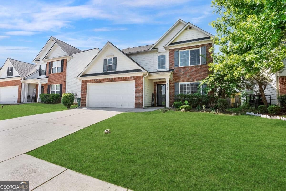4 bedroom, 2.5 bathroom, 2,153 sq ft single family residence for sale at 2137 Black Oak Lane, Ellenwood, GA 30294 — photo 3