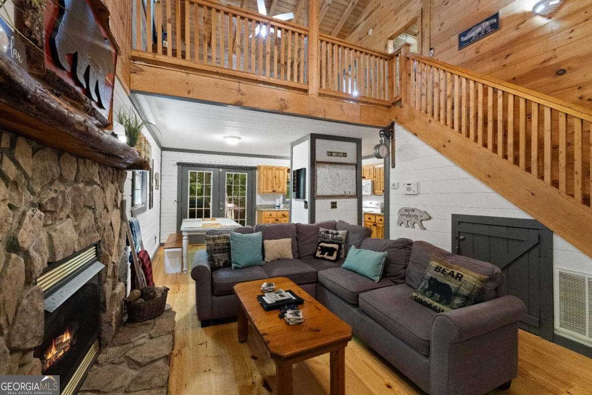 2 bedroom, 2 bathroom, 1,131 sq ft cabin,single family residence for sale at 218 Broken Arrow Way 17, Epworth, GA 30541 — photo 6