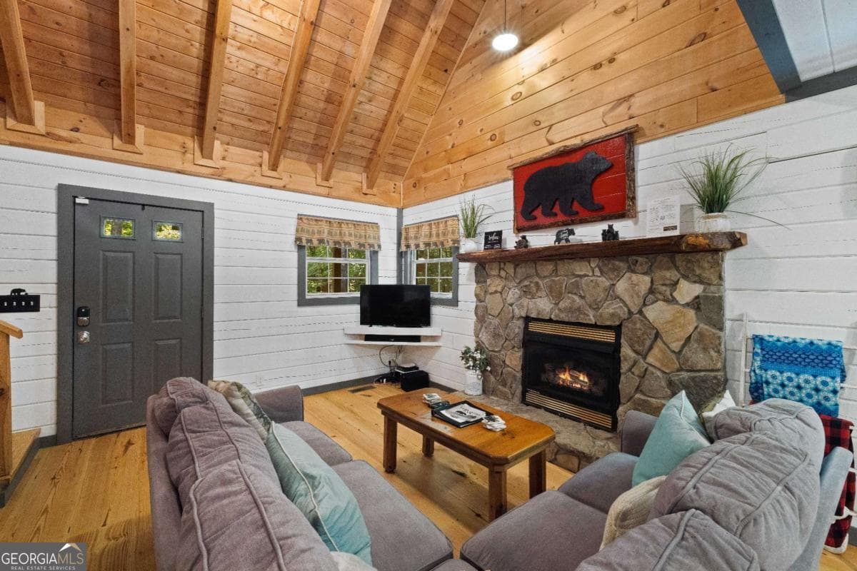 2 bedroom, 2 bathroom, 1,131 sq ft cabin,single family residence for sale at 218 Broken Arrow Way 17, Epworth, GA 30541 — photo 5