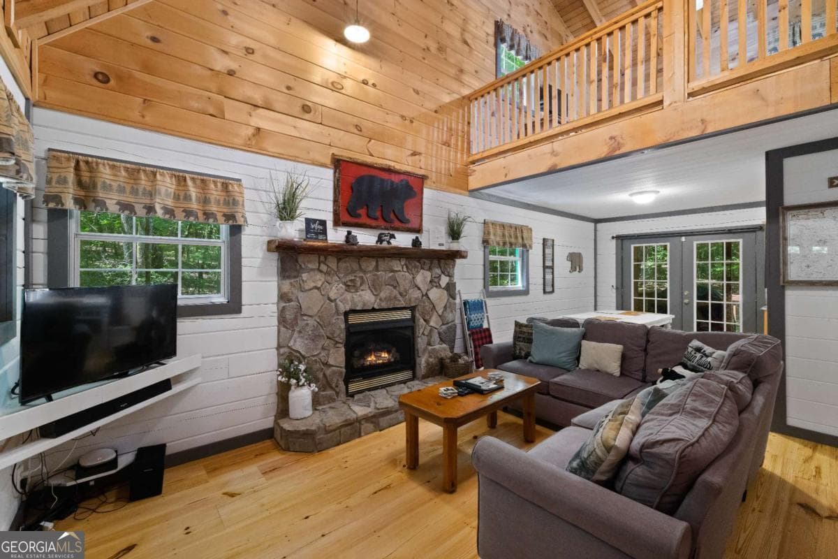 2 bedroom, 2 bathroom, 1,131 sq ft cabin,single family residence for sale at 218 Broken Arrow Way 17, Epworth, GA 30541 — photo 4