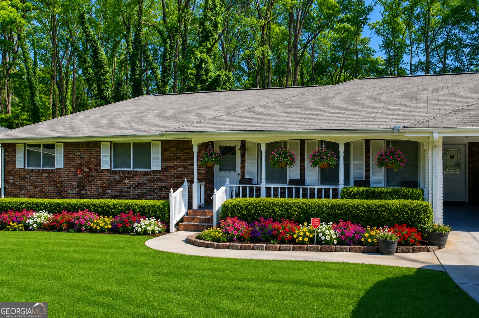 6 bedroom, 5 bathroom, 3,673 sq ft mixed use for sale at 3965 Gloucester Drive, Tucker, GA 30084 — photo 2