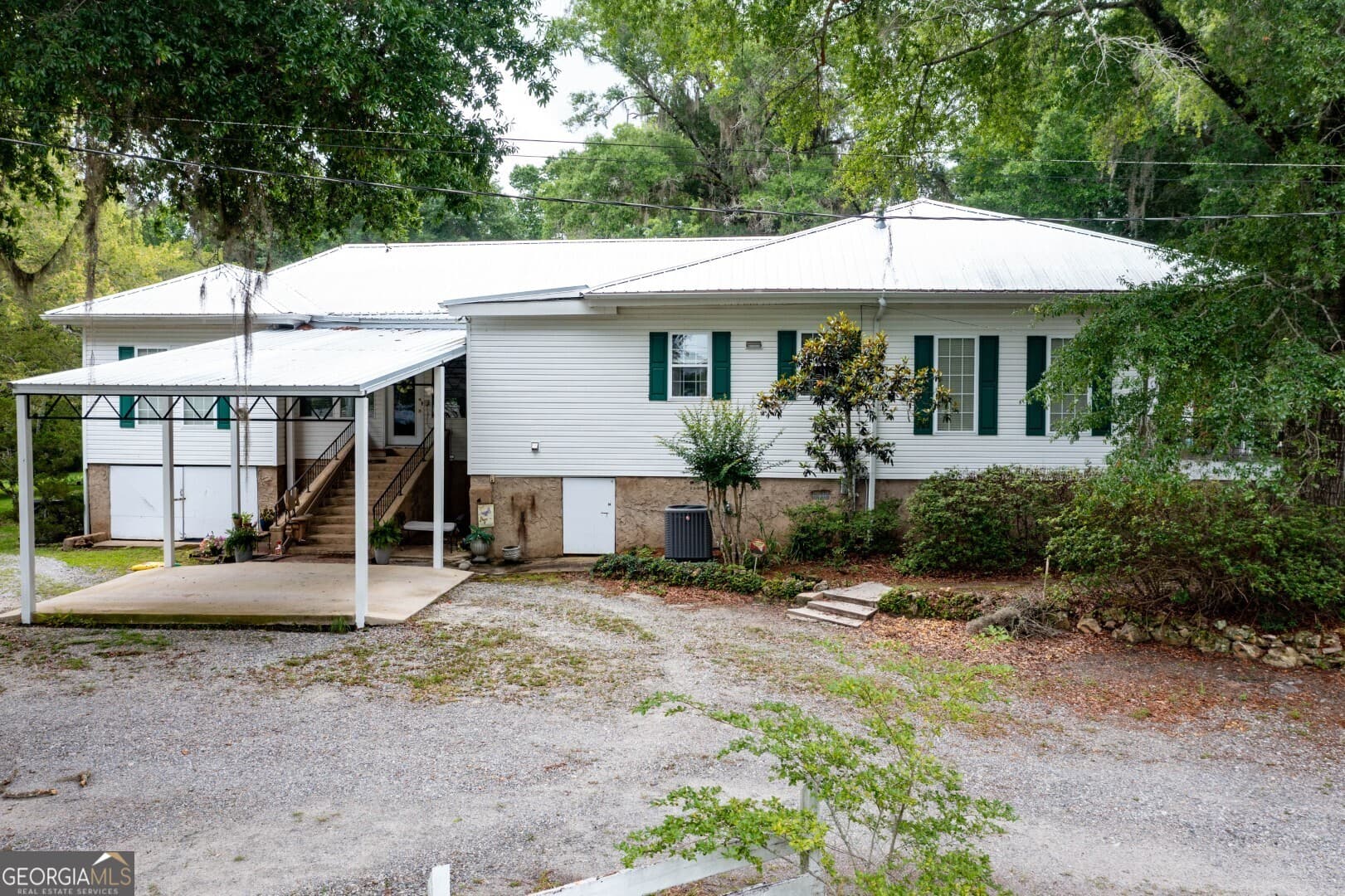 3 bedroom, 2.5 bathroom, 3,020 sq ft single family residence for sale at 311 Hartford Road, Fort Gaines, GA 39851 — photo 5
