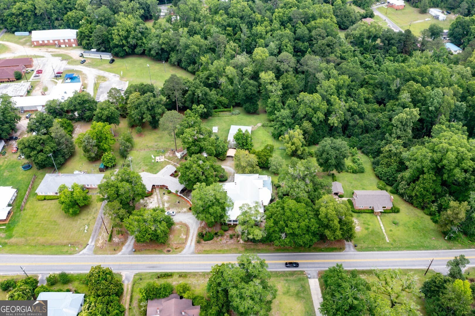 3 bedroom, 2.5 bathroom, 3,020 sq ft single family residence for sale at 311 Hartford Road, Fort Gaines, GA 39851 — photo 8
