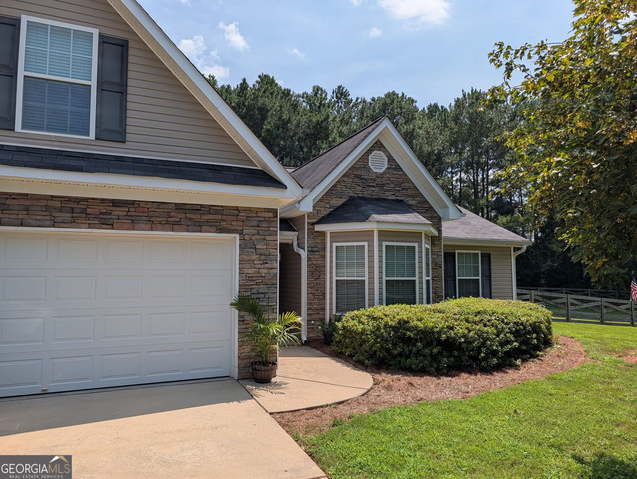 3 bedroom, 2 bathroom, 1,929 sq ft single family residence for sale at 108 Wortham Drive, Buckhead, GA 30625 — photo 2