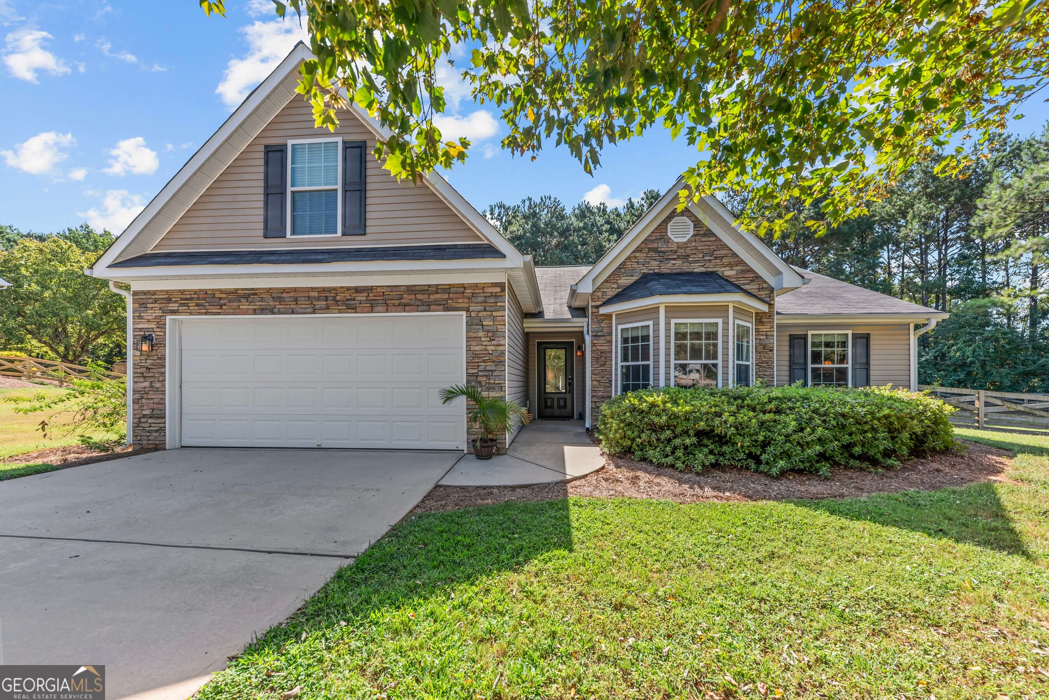 3 bedroom, 2 bathroom, 1,929 sq ft single family residence for sale at 108 Wortham Drive, Buckhead, GA 30625 — photo 5