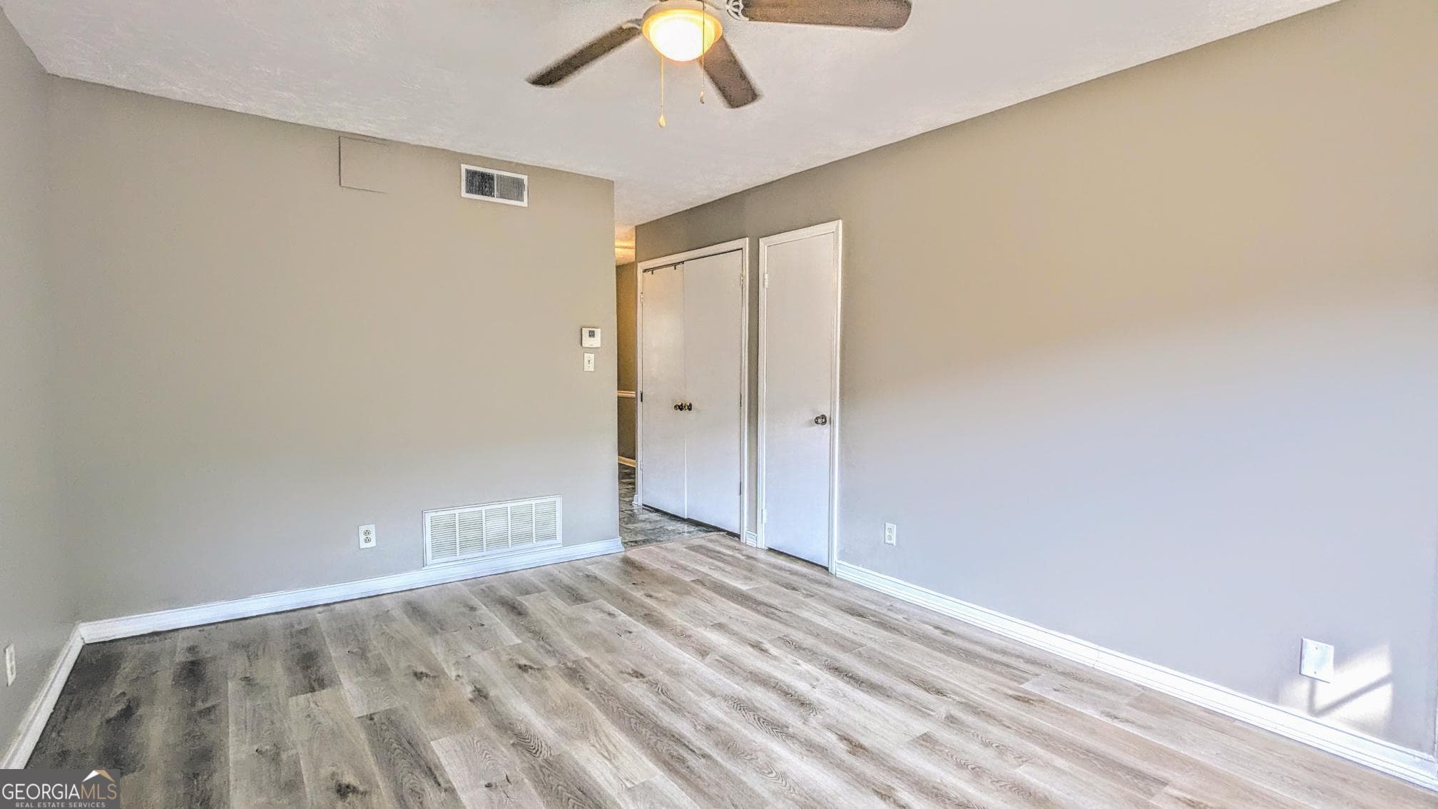 2 bedroom, 1 bathroom, 928 sq ft condominium for rent at 1235 Riverside Drive F5, Gainesville, GA 30501 for $1,350 a month — photo 2
