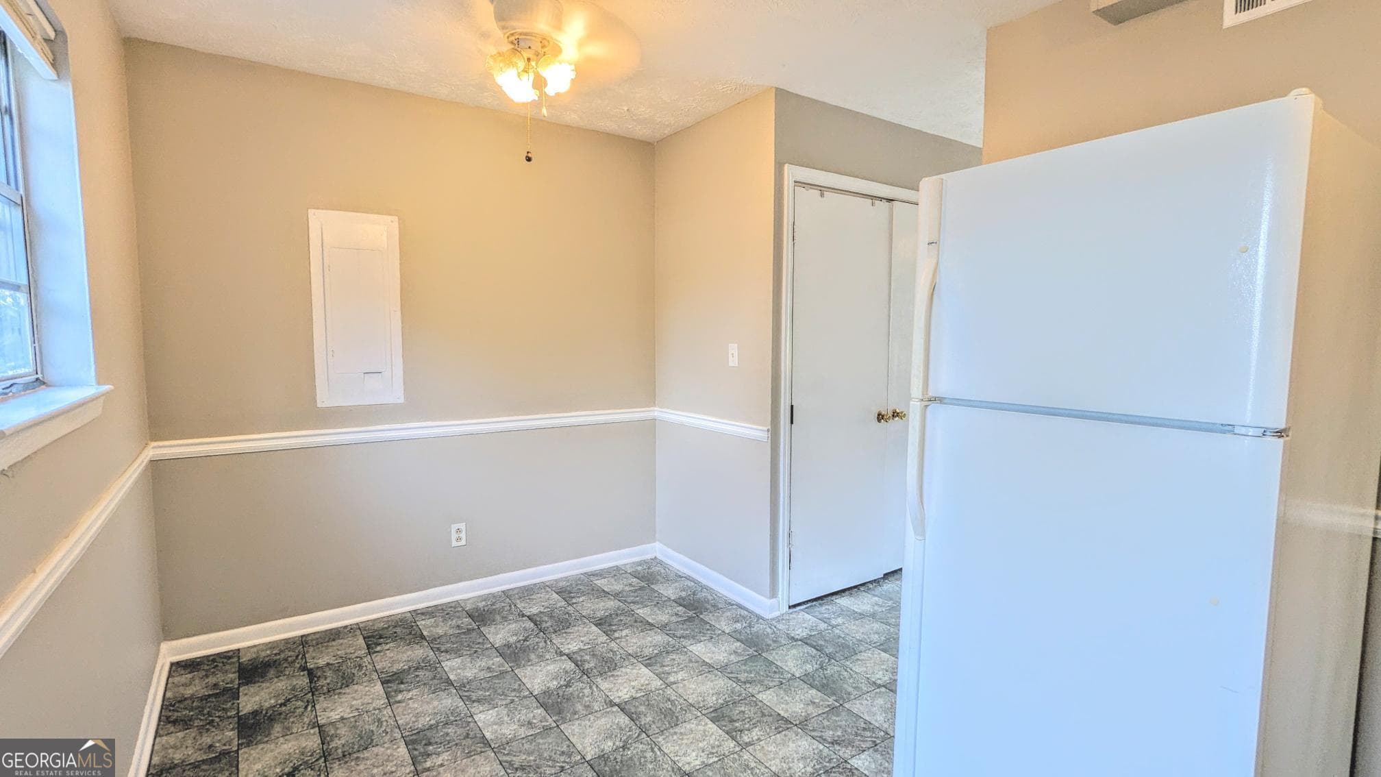 2 bedroom, 1 bathroom, 928 sq ft condominium for rent at 1235 Riverside Drive F5, Gainesville, GA 30501 for $1,350 a month — photo 5