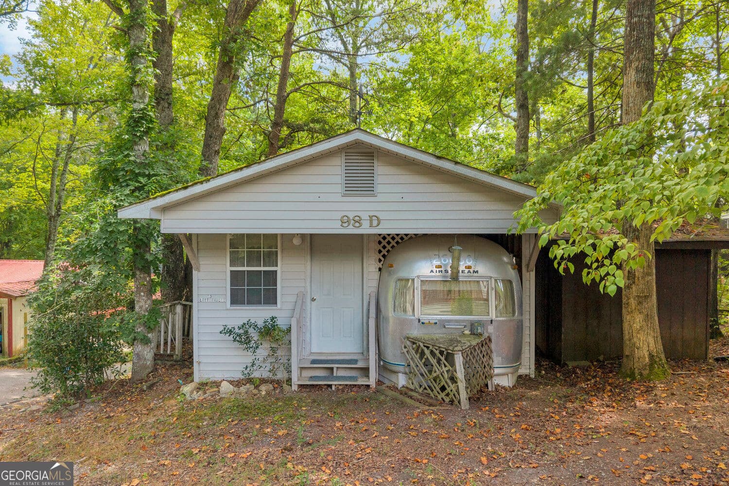 1 bedroom, 1 bathroom, 808 sq ft single family residence for sale at 83 Lost Valley Drive, Cleveland, GA 30528