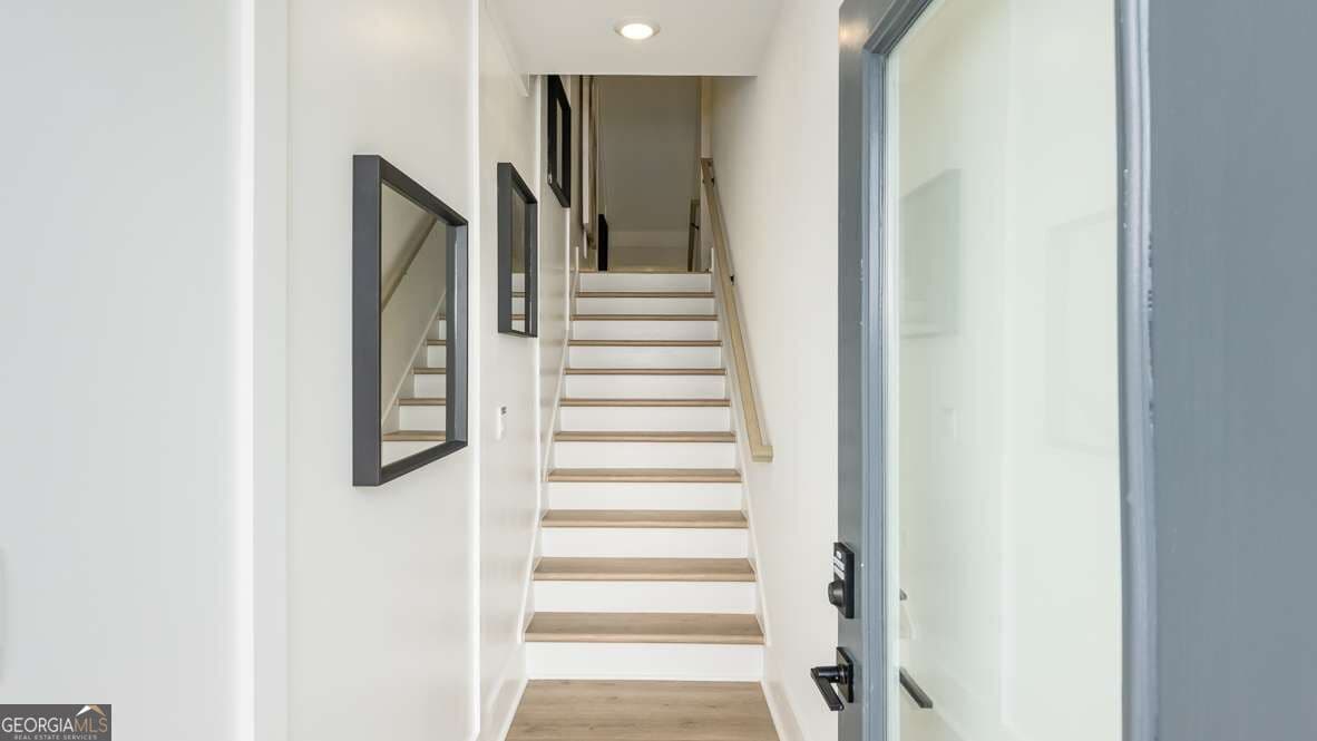 4 bedroom, 3.5 bathroom, 2,314 sq ft townhouse for sale at 3433 Nectarine Lane, Peachtree Corners, GA 30092 — photo 2