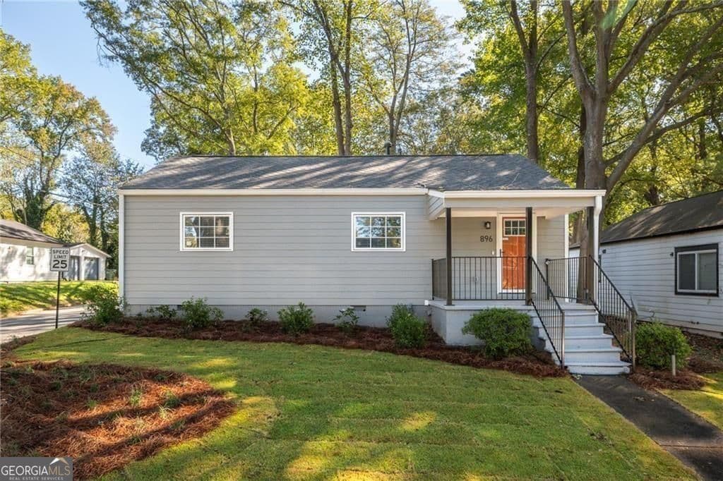 3 bedroom, 2 bathroom, 1,100 sq ft single family residence for rent at 896 Oakland Drive, Atlanta, GA 30310 for $2,000 a month — photo 1 of 1