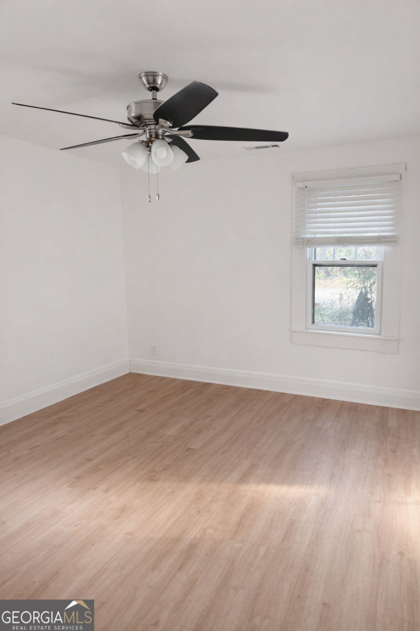 2 bedroom, 1 bathroom, 900 sq ft quadruplex for rent at 1522 Central Avenue 2A, Demorest, GA 30535 for $1,390 a month — photo 3