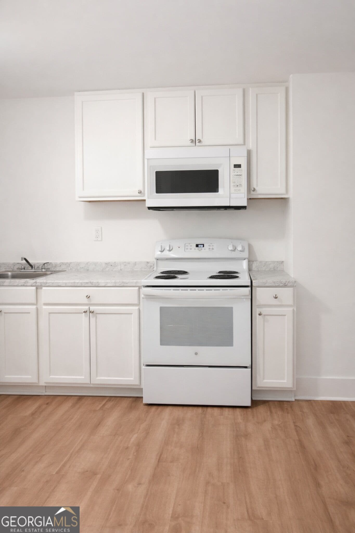 2 bedroom, 1 bathroom, 900 sq ft quadruplex for rent at 1522 Central Avenue 2A, Demorest, GA 30535 for $1,390 a month — photo 5