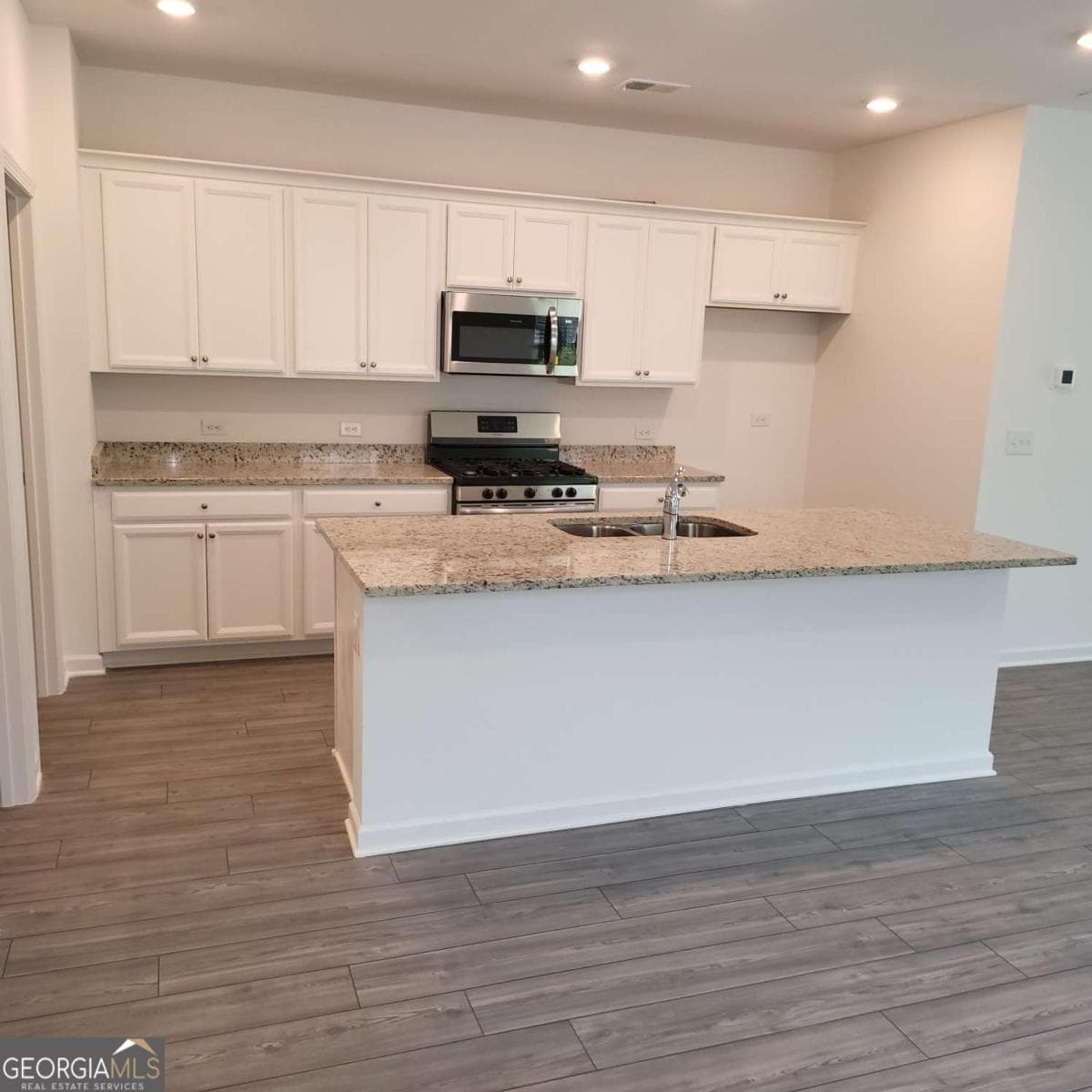 5 bedroom, 2.5 bathroom, 2,388 sq ft single family residence for rent at 448 Golden Eagle Parkway, Braselton, GA 30517 for $2,300 a month — photo 10