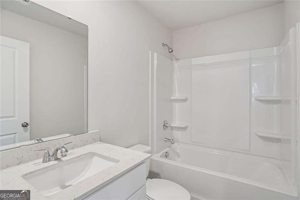 5 bedroom, 3 bathroom, 2,180 sq ft single family residence for sale at 405 Shallow Creek Court, Hogansville, GA 30230 — photo 5