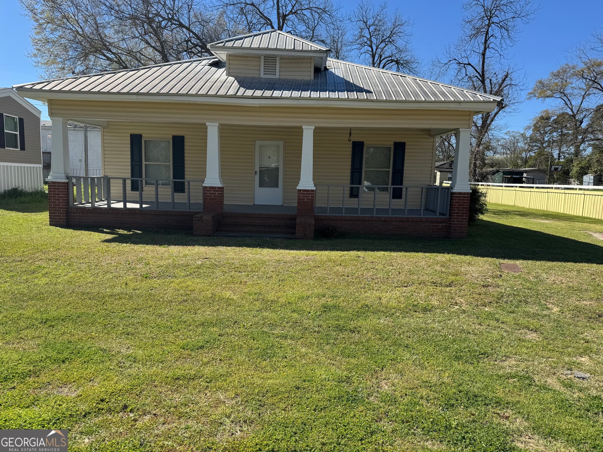 3 bedroom, 2 bathroom, 1,680 sq ft single family residence for sale at 705 W 14TH Avenue, Cordele, GA 31015 — photo 1 of 22
