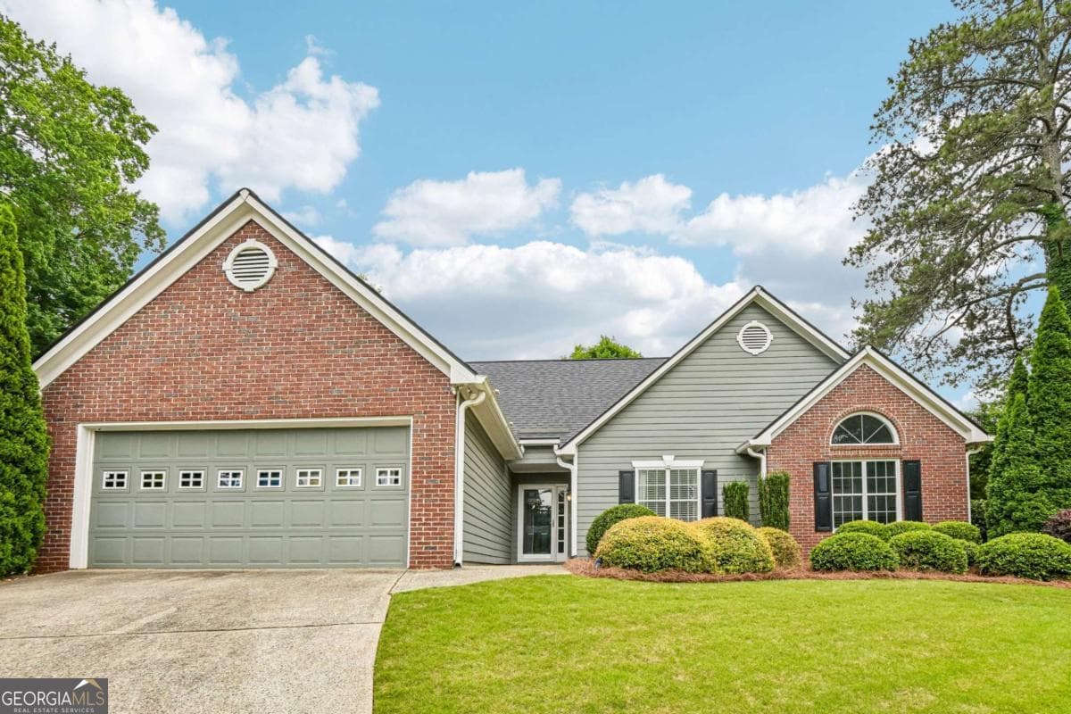 3 bedroom, 2 bathroom, 1,553 sq ft single family residence sold at 3582 Ridings Court, Kennesaw, GA 30144