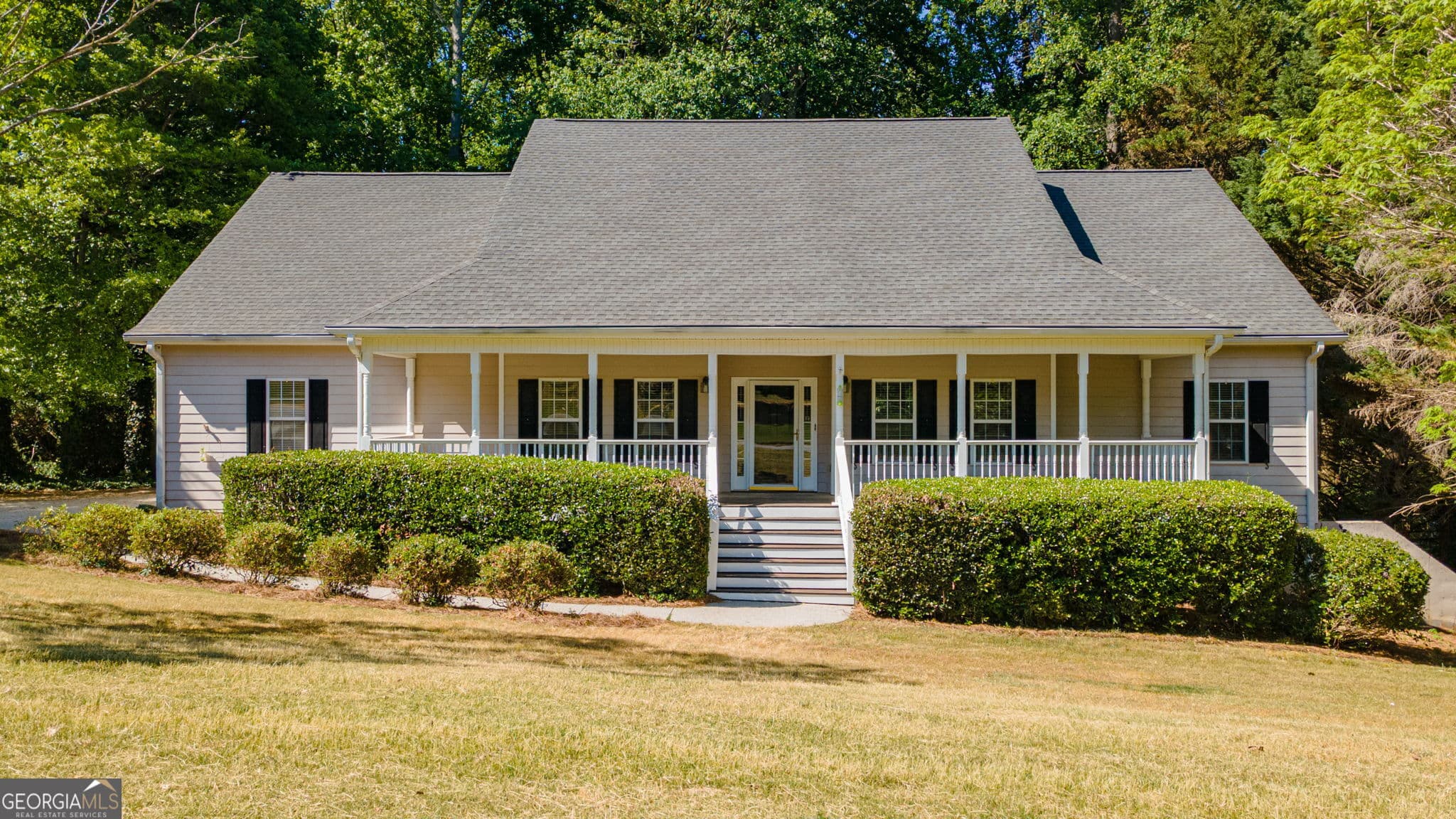 5 bedroom, 3.5 bathroom, 3,756 sq ft single family residence for sale at 149 Walnut Ridge Drive, Hoschton, GA 30548 — photo 2