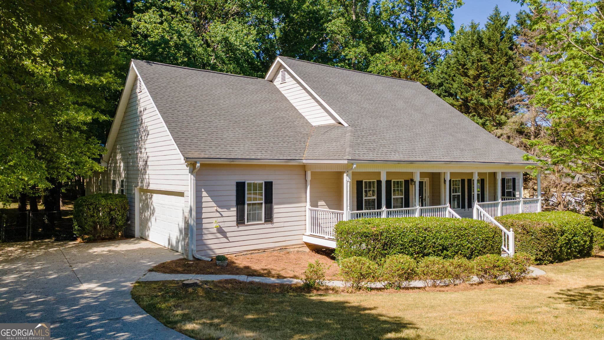 5 bedroom, 3.5 bathroom, 3,756 sq ft single family residence for sale at 149 Walnut Ridge Drive, Hoschton, GA 30548 — photo 5