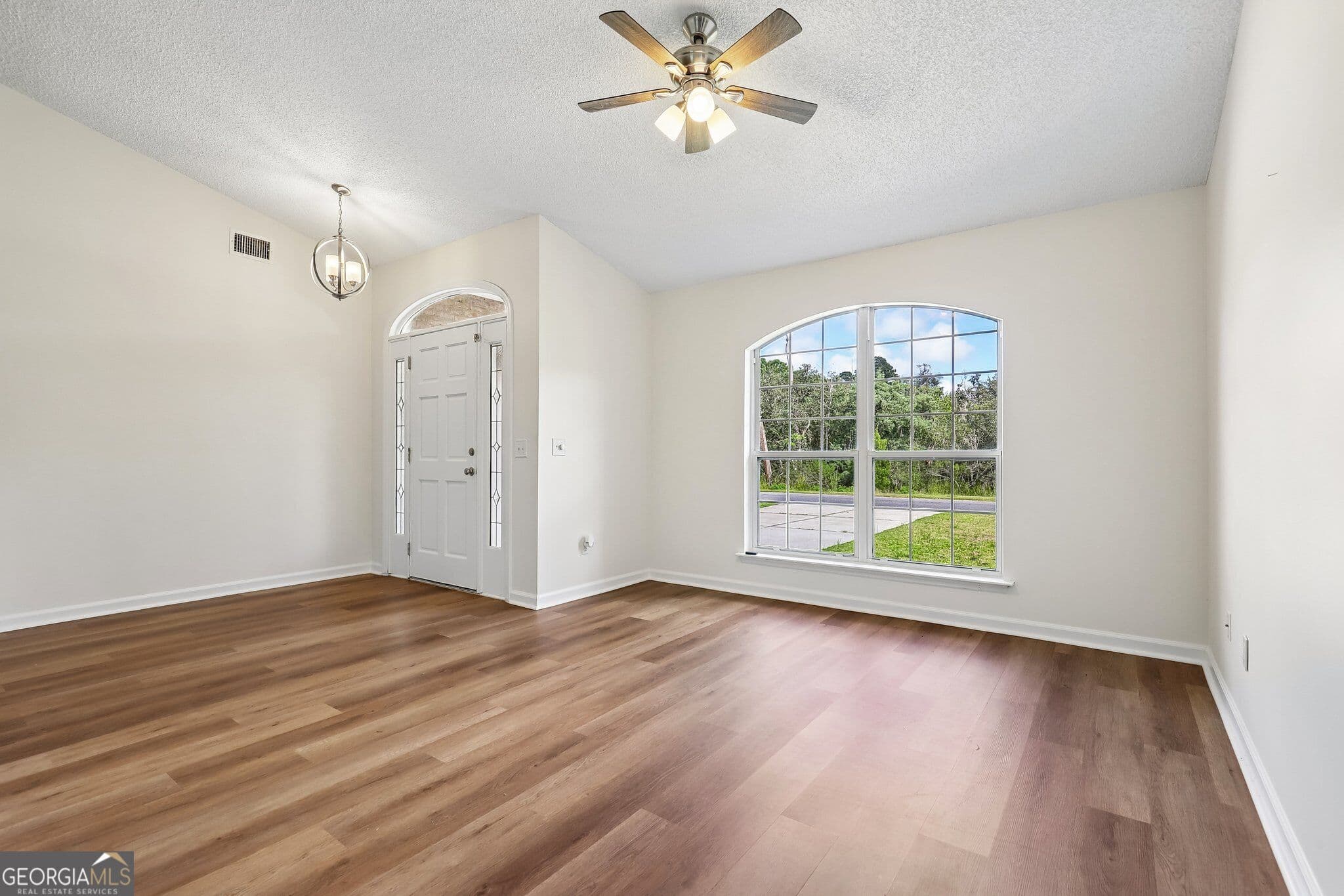 4 bedroom, 2 bathroom, 2,253 sq ft single family residence for sale at 601 Bartlett Street, St. Marys, GA 31558 — photo 5