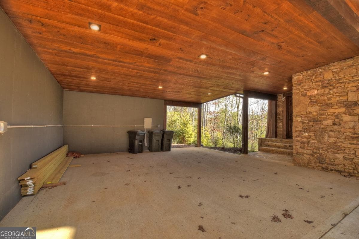 4 bedroom, 3.5 bathroom, 4,495 sq ft cabin,single family residence for sale at 188 Paul Drive, Blue Ridge, GA 30513 — photo 4