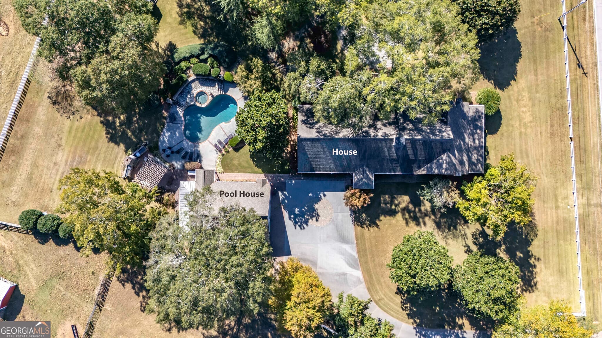 5 bedroom, 5 bathroom, 6,304 sq ft single family residence for sale at 1170 Lowell Road, Carrollton, GA 30116 — photo 7