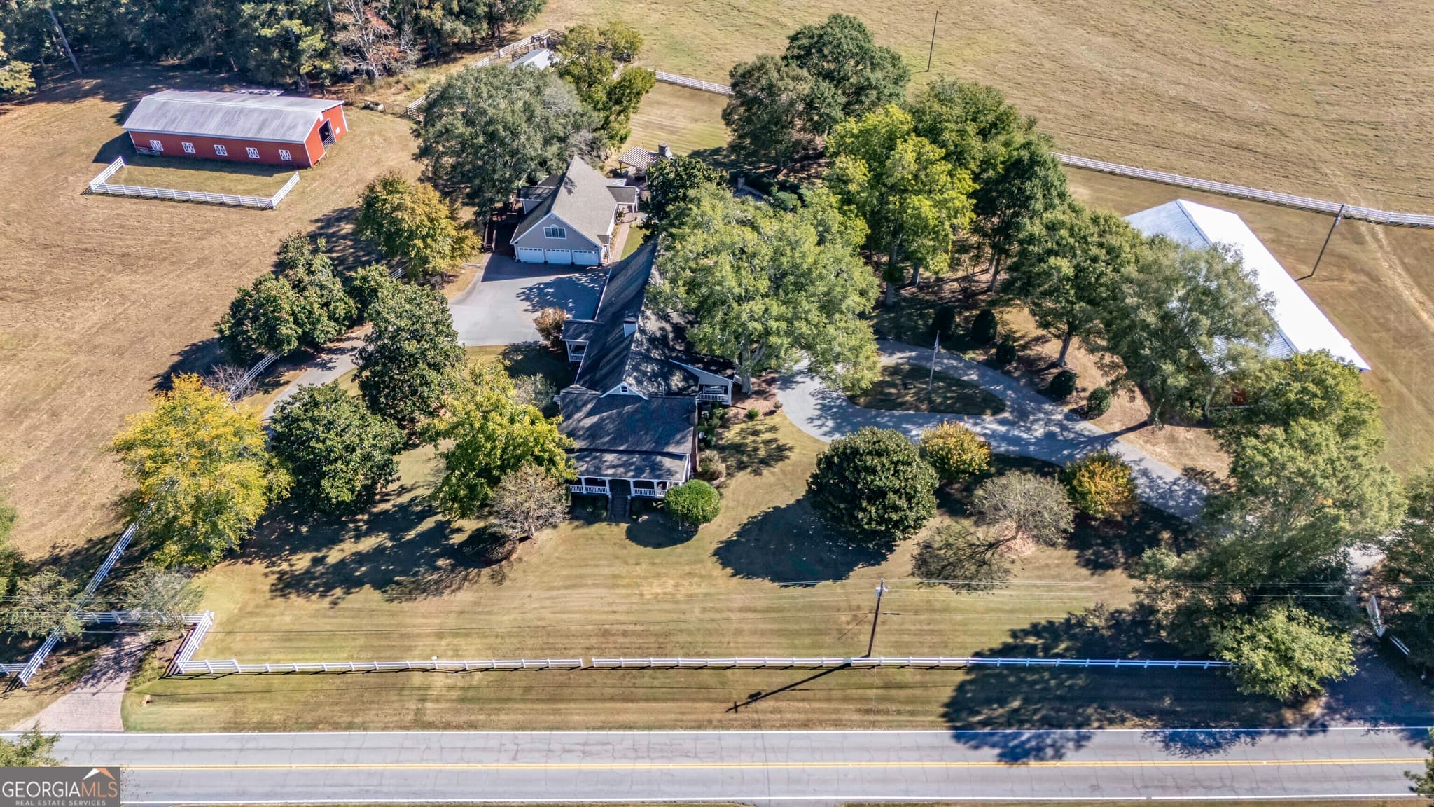 5 bedroom, 5 bathroom, 6,304 sq ft single family residence for sale at 1170 Lowell Road, Carrollton, GA 30116 — photo 3