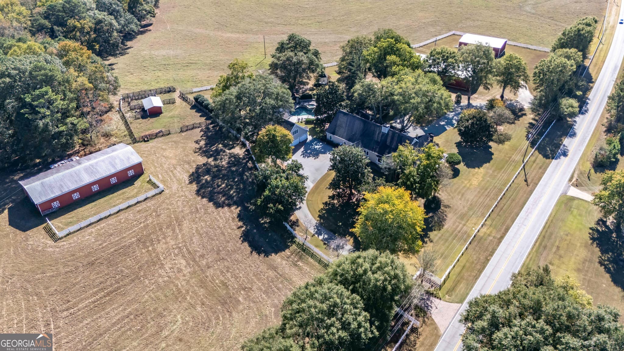 5 bedroom, 5 bathroom, 6,304 sq ft single family residence for sale at 1170 Lowell Road, Carrollton, GA 30116 — photo 4