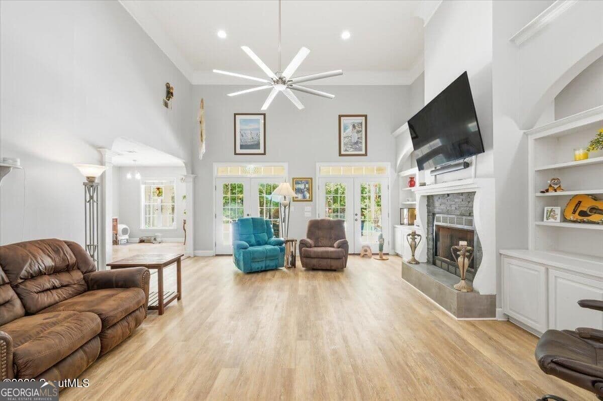 4 bedroom, 3 bathroom, 3,587 sq ft single family residence for sale at 102 Laurel Grove Road, Brunswick, GA 31523 — photo 8
