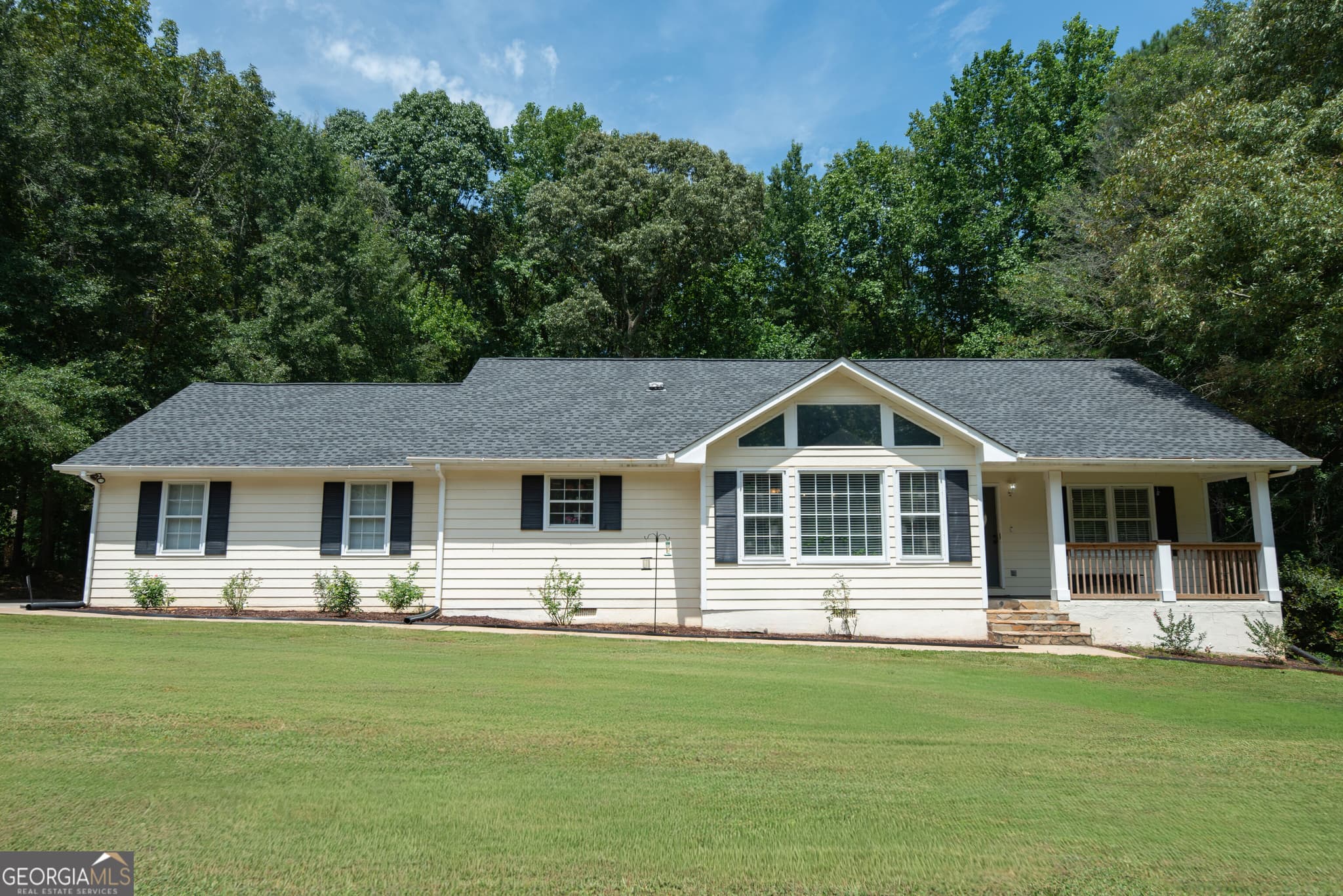 3 bedroom, 2 bathroom, 1,590 sq ft single family residence for sale at 60 Carriage Gate Drive, Sharpsburg, GA 30277 — photo 2